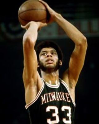 同一天绝代双骄各进一球！以下是媒体对C罗和梅西的...（C罗与梅西同日各入一球：媒体综述）