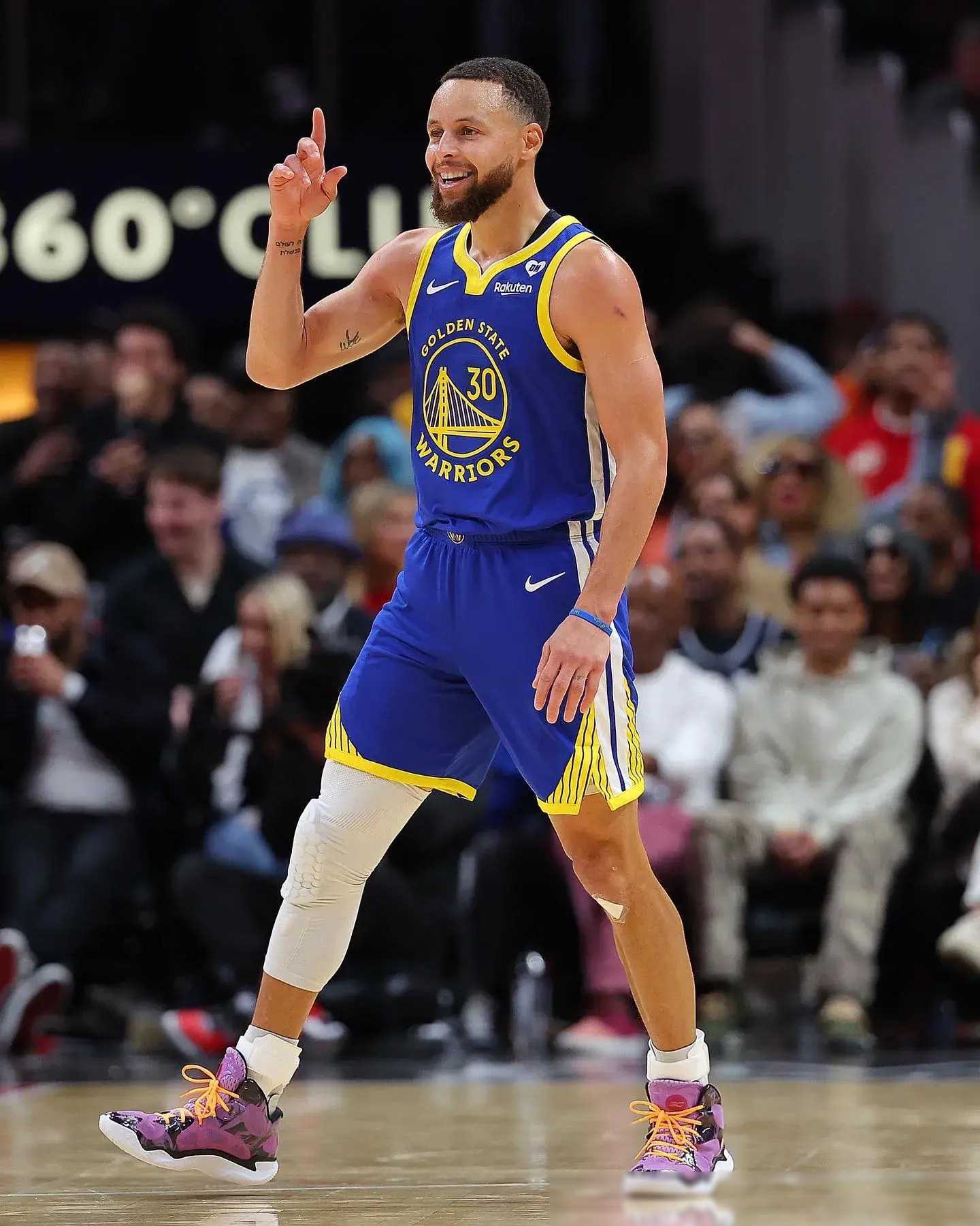 叒没传球，萨拉赫无视维尔茨要球选择补射，结果被封堵（又不传！萨拉赫无视维尔茨要球强行补射，仍被封堵）