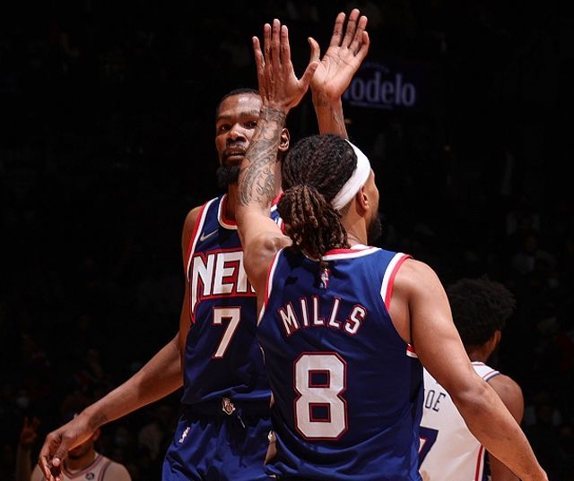 比亚迪×中国龙之队十一周年球迷大会圆满举行，与全国球迷共赴山城之约（比亚迪携手中国龙之队十一周年球迷盛会圆满举行，全国球迷相聚山城）