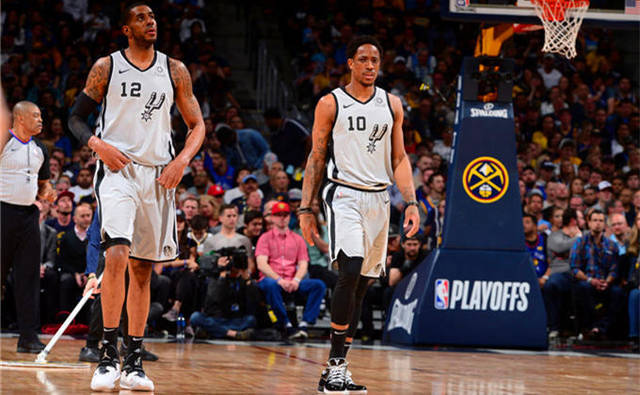 TA：皇马寻求引进后卫和中场；他们愿听取对罗德里戈的报价（TA：皇马欲补强后卫与中场，愿听取罗德里戈报价）