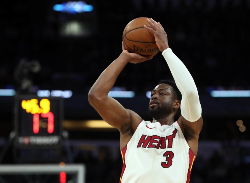 海登海姆2-1逆转弗赖堡，席默尔、迈因卡破门（海登海姆2比1逆转弗赖堡：席默尔、迈因卡相继建功）