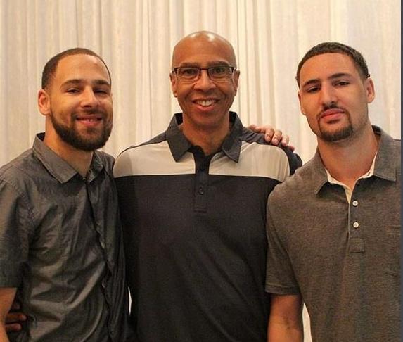 公牛和步行者首节0罚球&1犯规，而第二节共计11次罚球&11次犯规（公牛与步行者首节零罚仅1犯，次节合计11罚11犯）