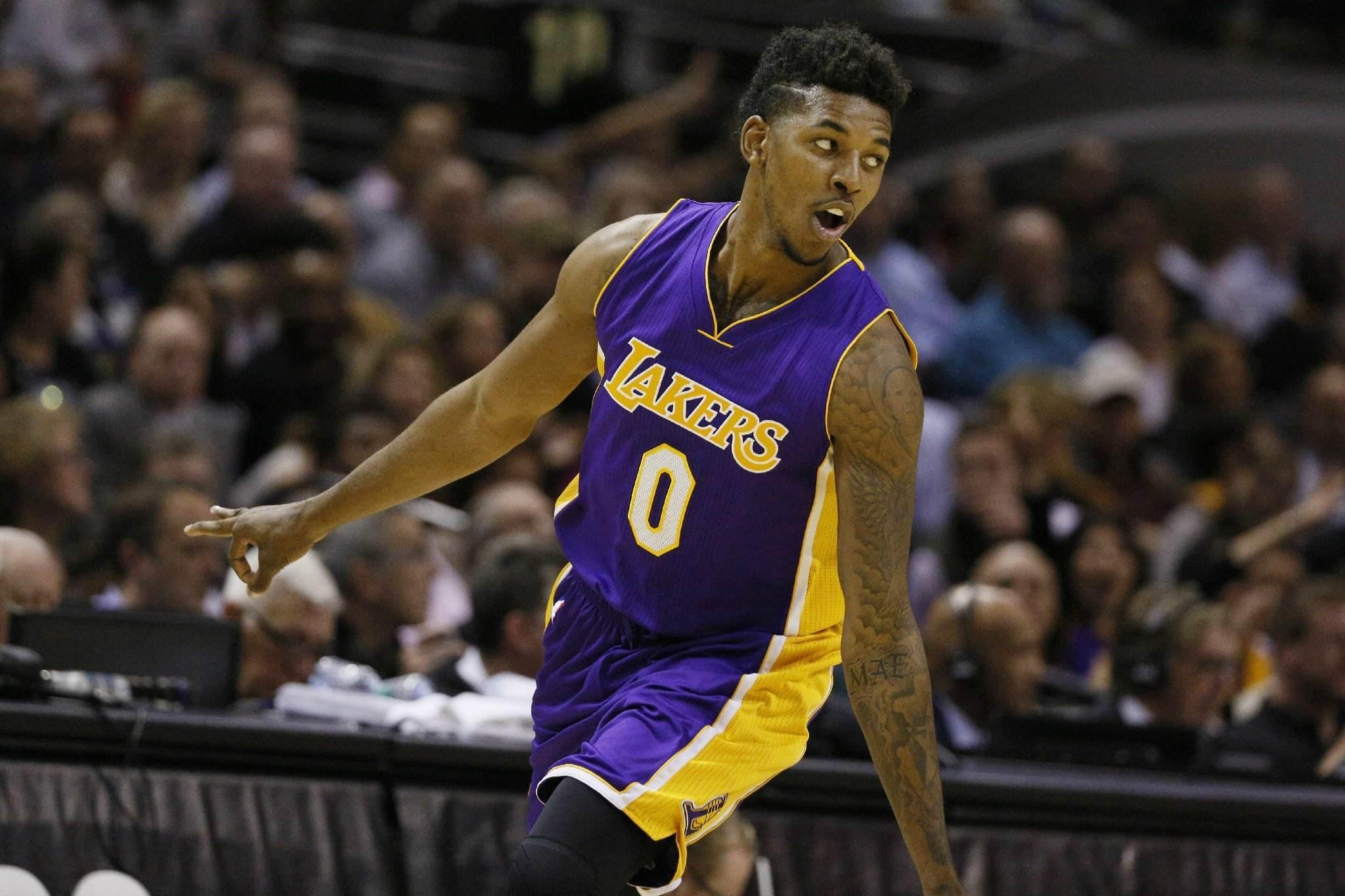 国米2-1凯拉特，劳塔罗两连击破门，奥古斯托远射制胜（国米2-1击退凯拉特：劳塔罗梅开二度，奥古斯托远射定胜局）